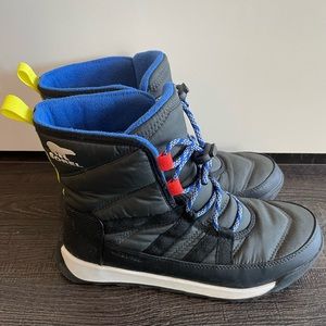 Sorel Whitney II short lace boots